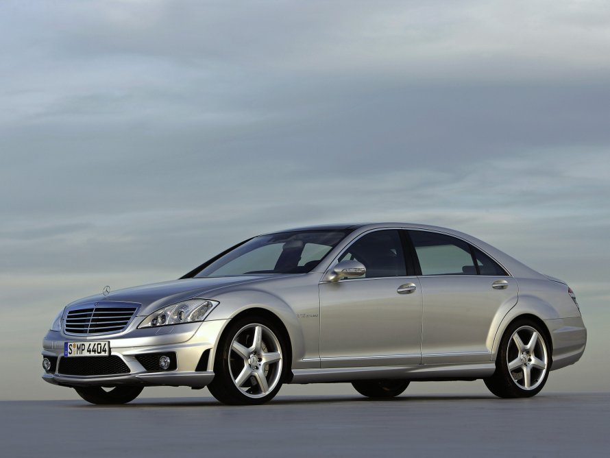 Мерседес w221 s65 AMG
