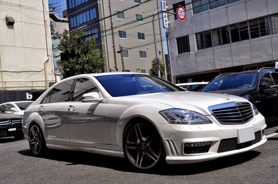 Mercedes s63 AMG w221