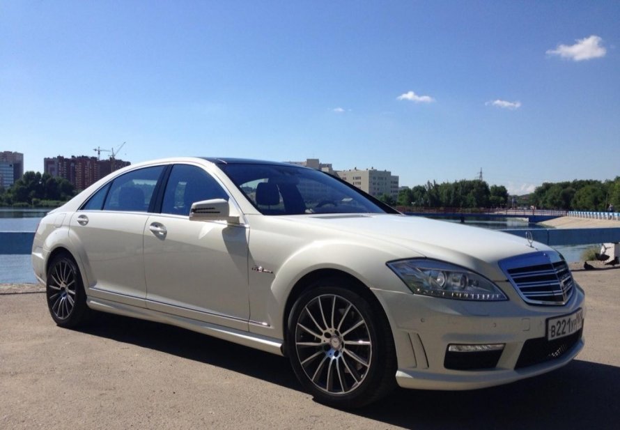 Mercedes-Benz w221