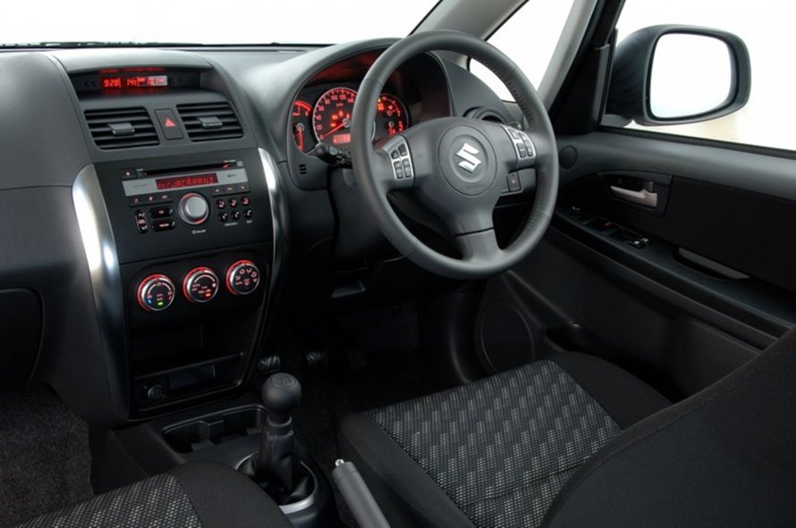 Suzuki sx4 салон