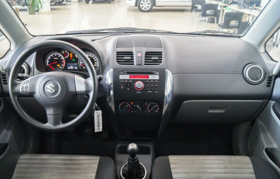 Сузуки sx4 2010 салон