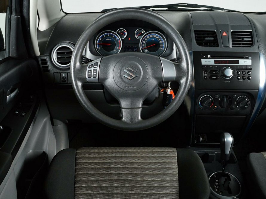 Suzuki sx4 салон