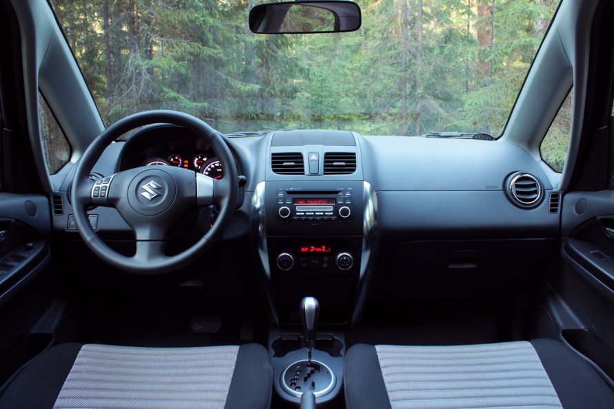 Suzuki sx4 2011 салон
