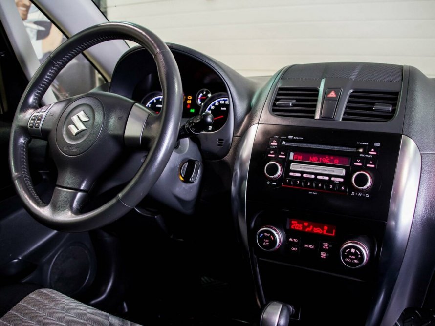 Suzuki sx4 i салон