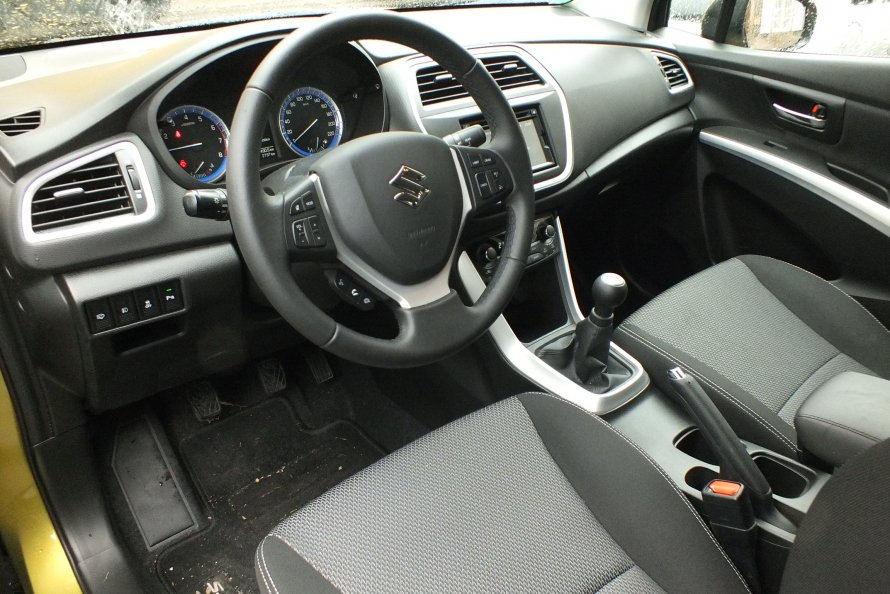 Suzuki sx4 новый салон