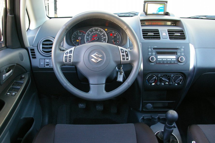 Suzuki sx4 2009 салон