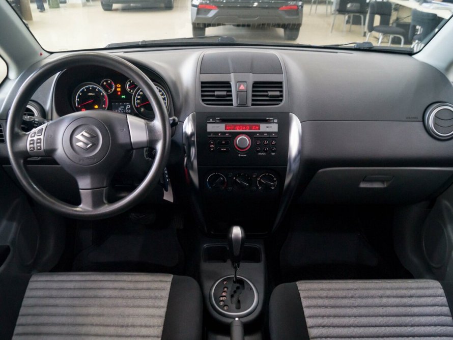 Suzuki sx4 2008 салон