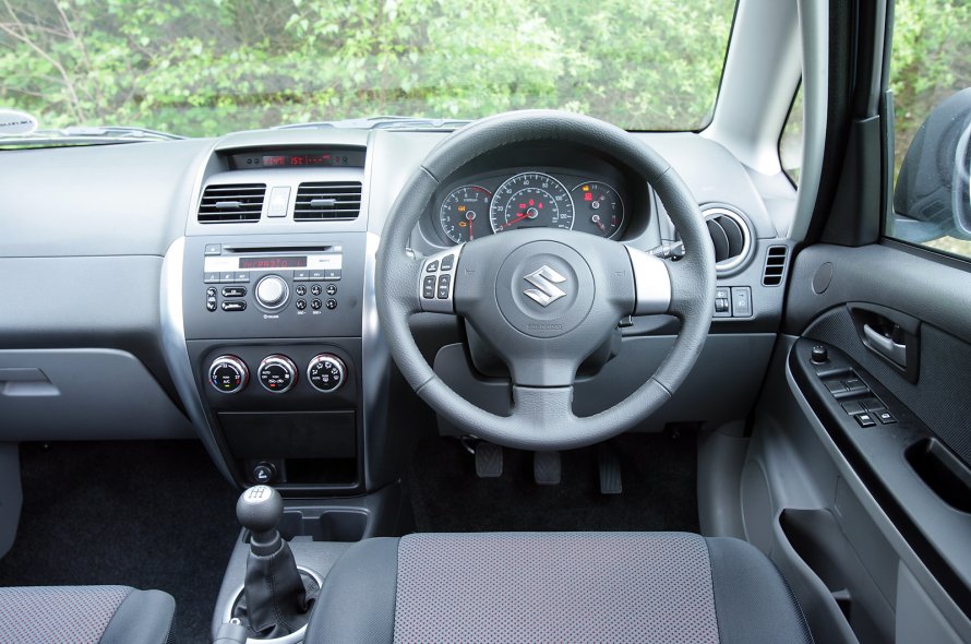 Suzuki sx4 салон