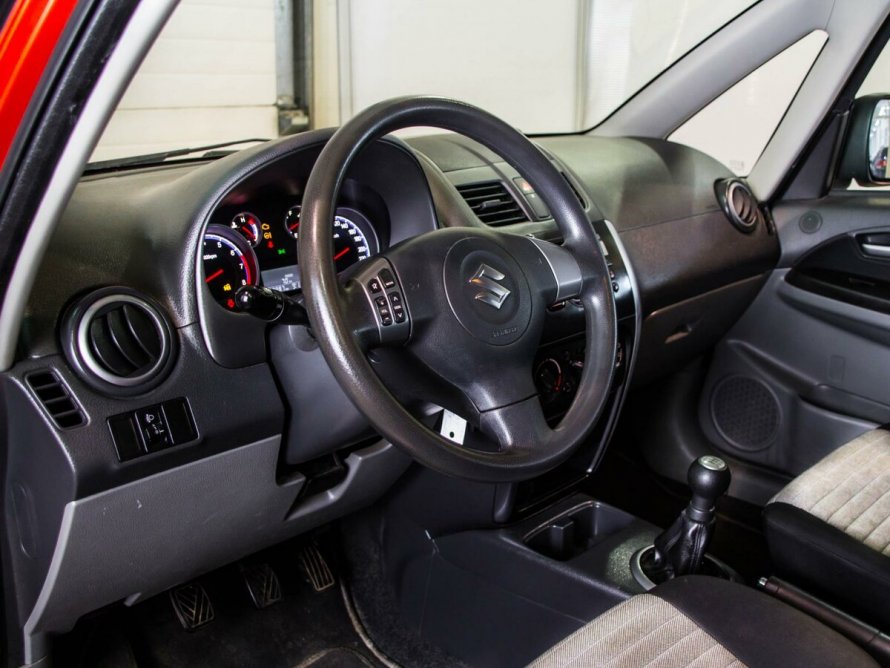 Suzuki sx4 салон