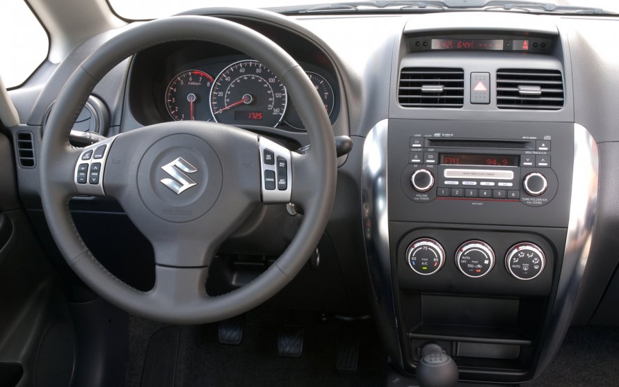 Suzuki sx4 седан салон