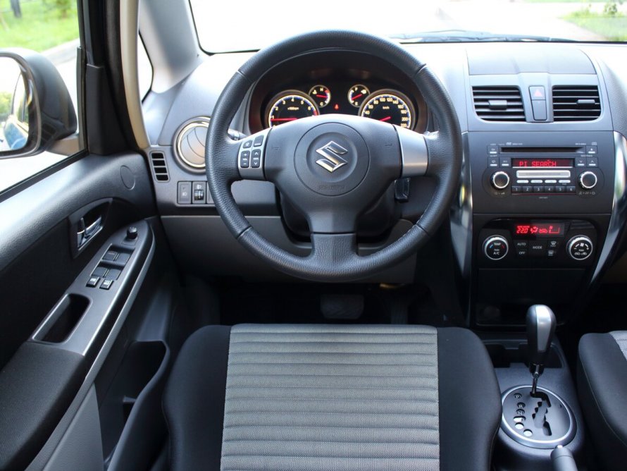 Suzuki sx4 2010 салон