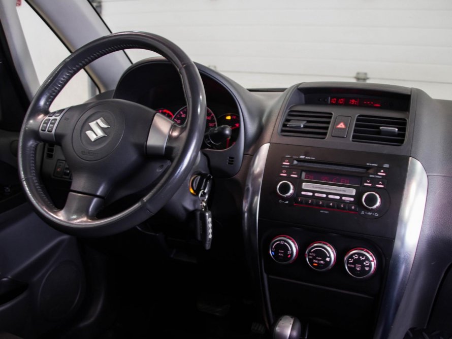 Suzuki sx4 2008 салон