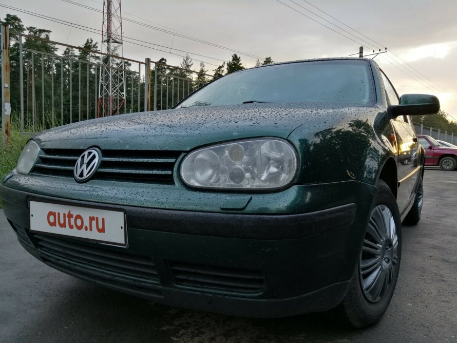 VW Golf 4 серебристый