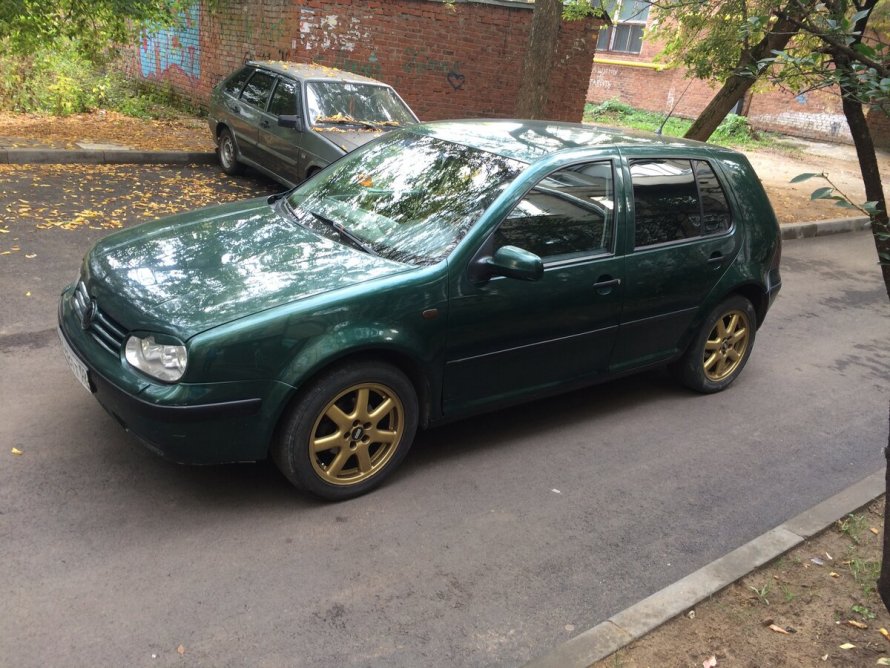VW Golf 1998 зеленый