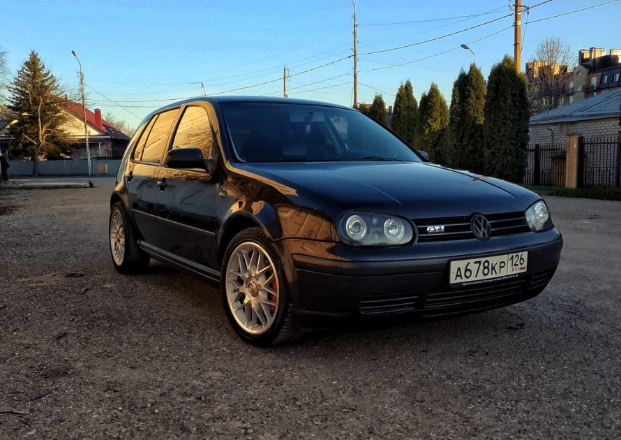 Volkswagen Golf 4 зеленый
