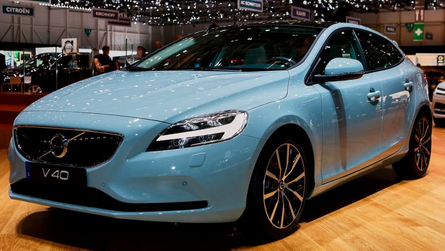 Volvo v40 2021