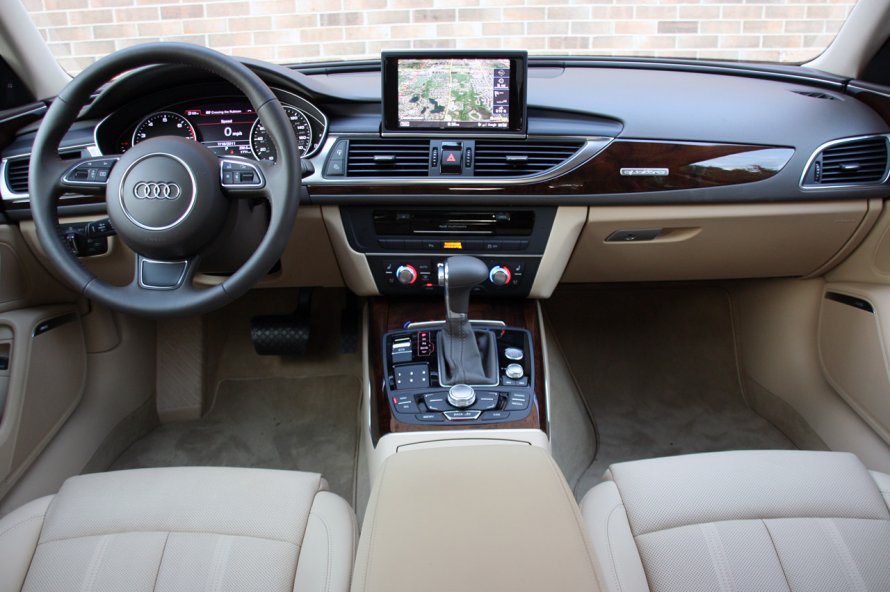 Audi a6 c6 с белым салоном