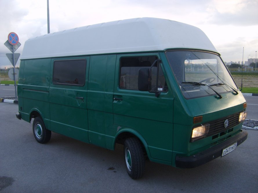 Green VW lt28
