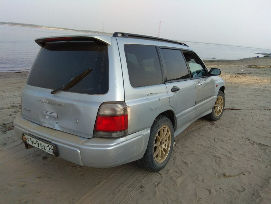 Subaru Forester sf5 STI код цвета белый