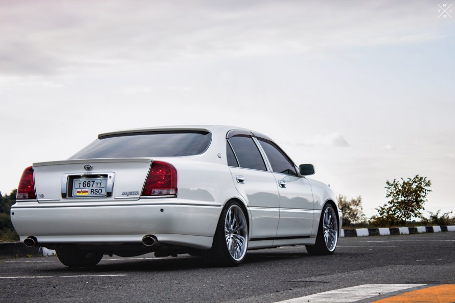 Toyota Crown Majesta