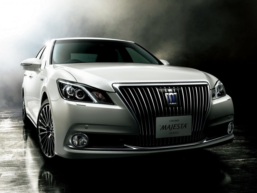 Toyota Crown Majesta 2014