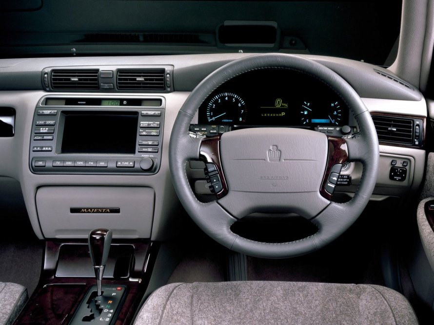 Toyota Crown Majesta s170 салон