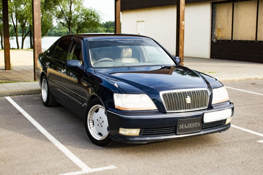 Toyota Crown Majesta 1999