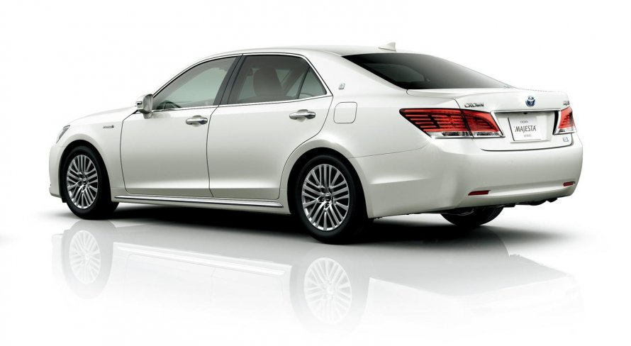 Toyota Crown Majesta 2013