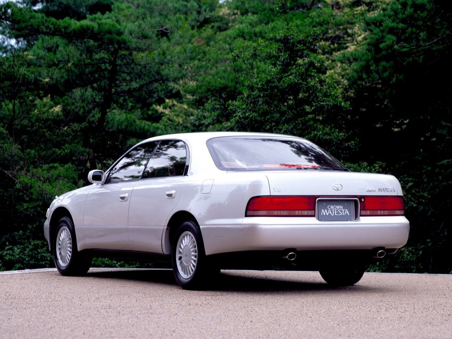 Toyota Crown Majesta 140