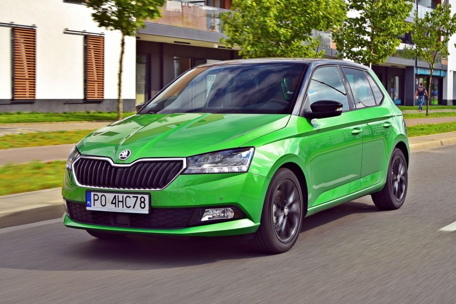Skoda Fabia минивэн белый