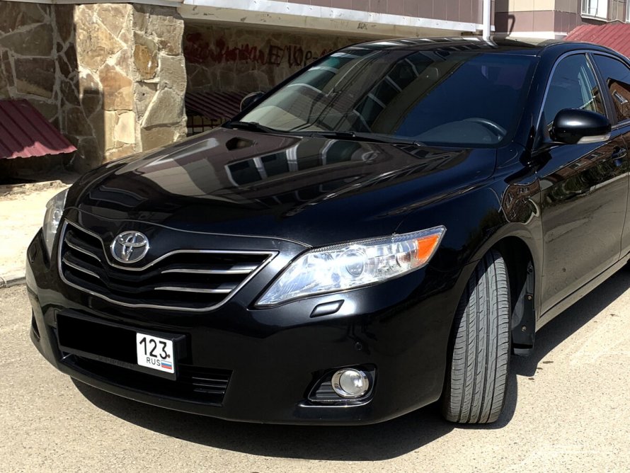 Toyota Camry 2011 черная