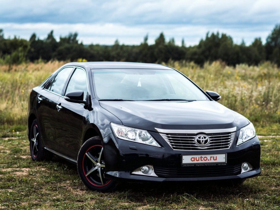 Toyota Camry 2012 чёрная