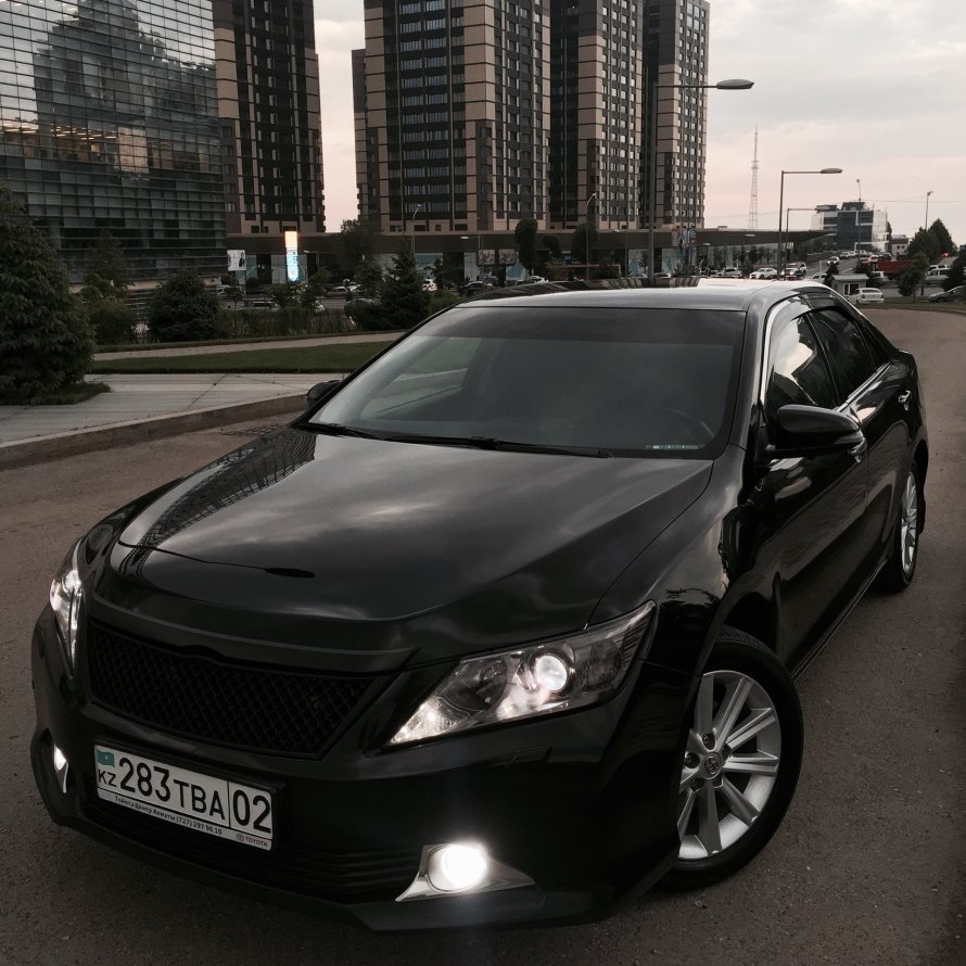 Camry 50 Black Edition