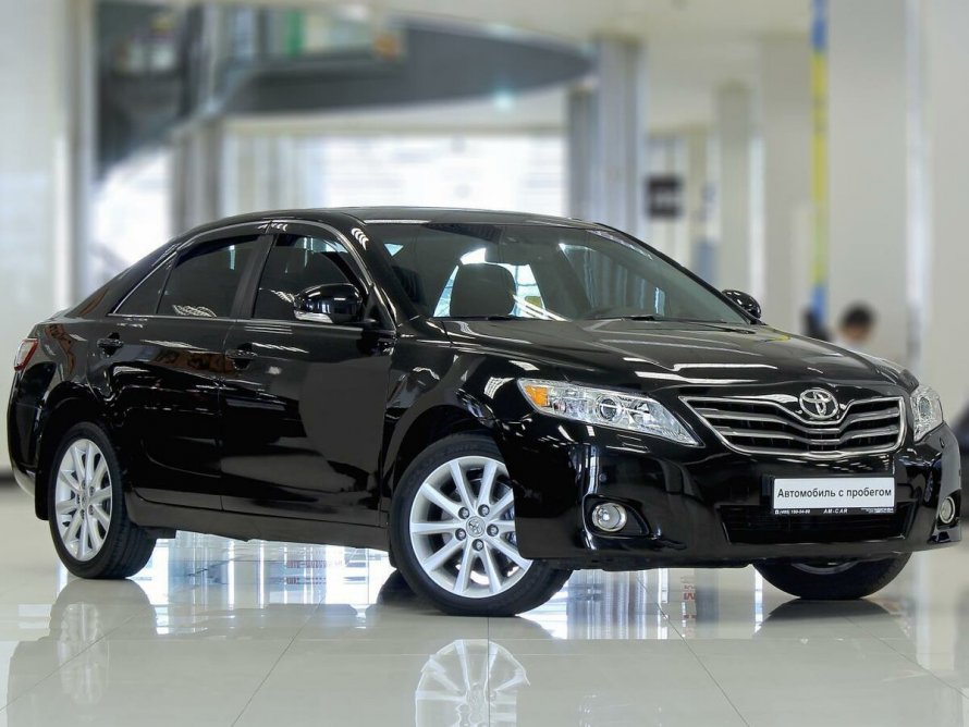 Toyota Camry 2011 черная