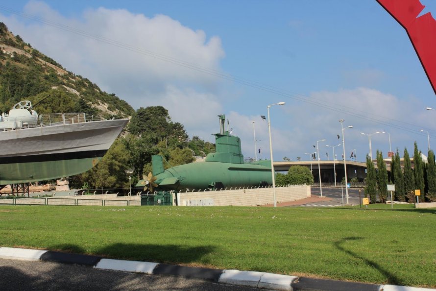 Triton SSN 586 class