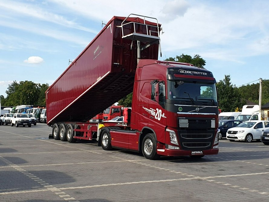 Volvo fh16 с самосвальным полуприцепом