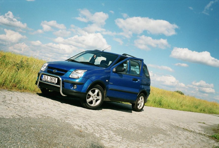 Suzuki Ignis 1