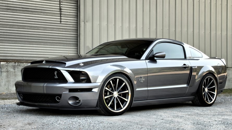 Серый Форд Мустанг gt500