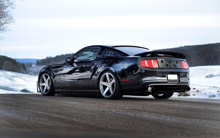 Черный Форд Мустанг gt Wallpaper