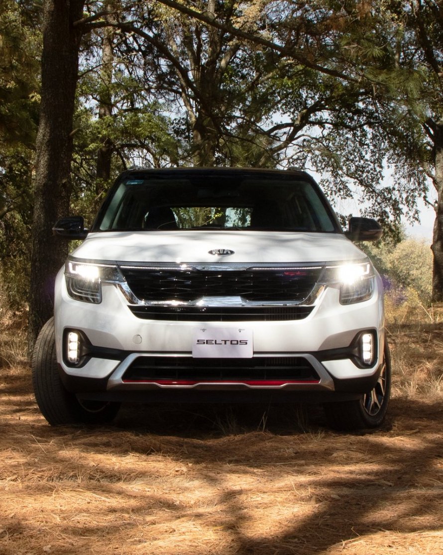 Kia Seltos Luxe комплектация