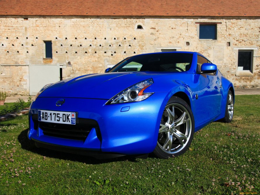 Nissan 380z синий
