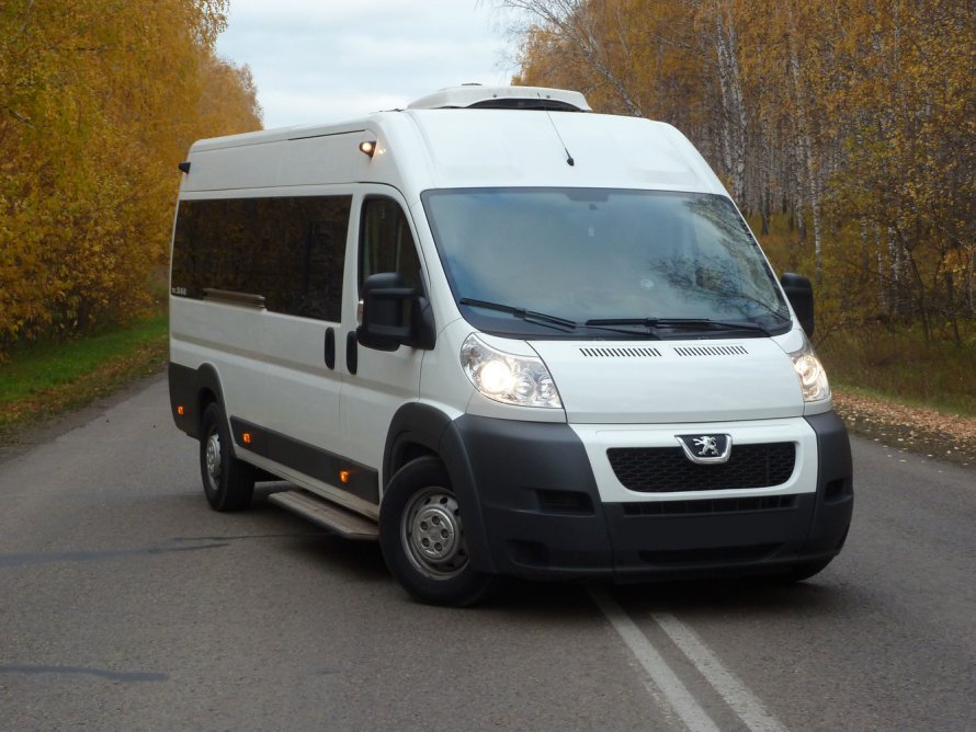 Peugeot Boxer пассажирский 18 мест