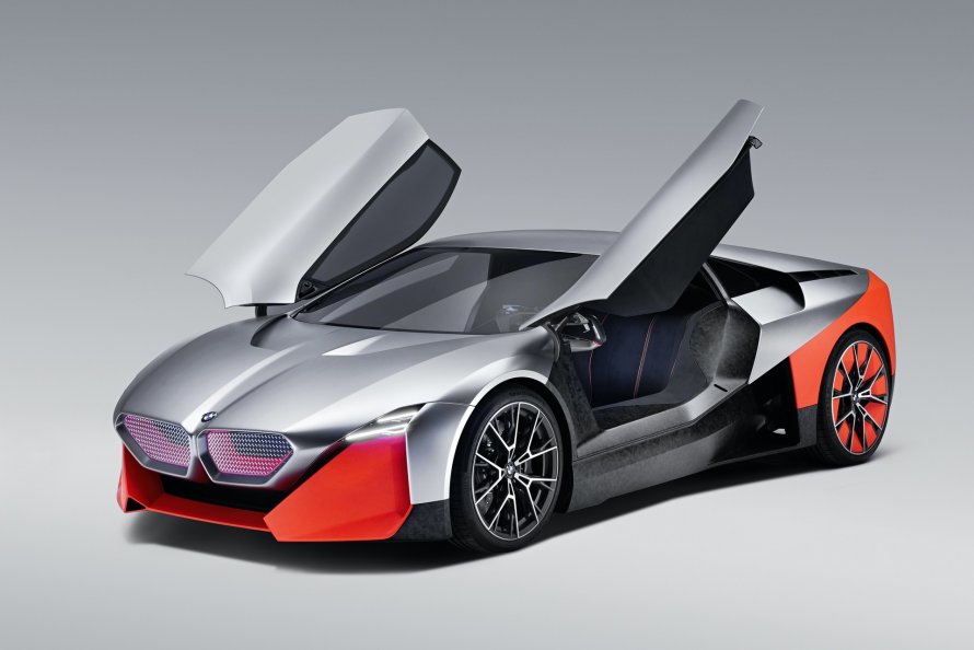 BMW суперкар i8 2021