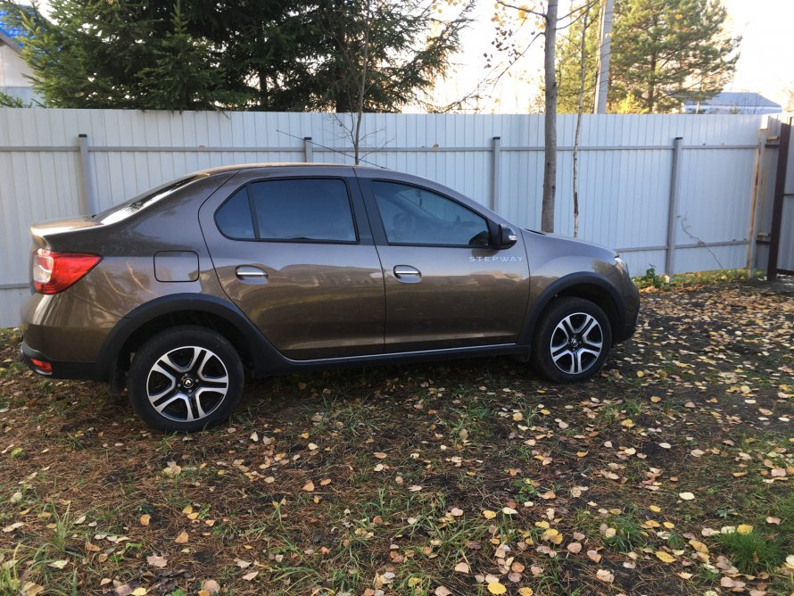 Renault Logan Stepway на литых дисках r16