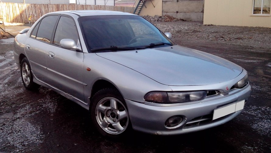 Mitsubishi Galant 7