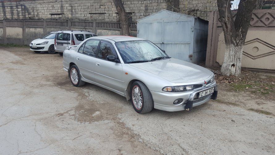 Mitsubishi Galant 7