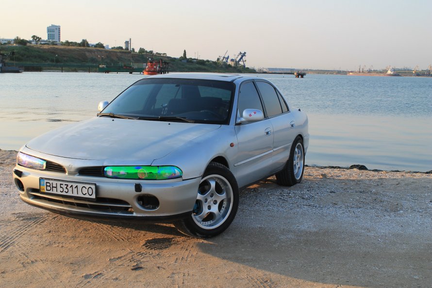 Mitsubishi Galant 7