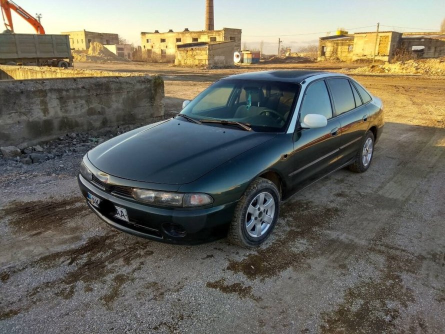 Митсубиси Галант 1993 года 1.8