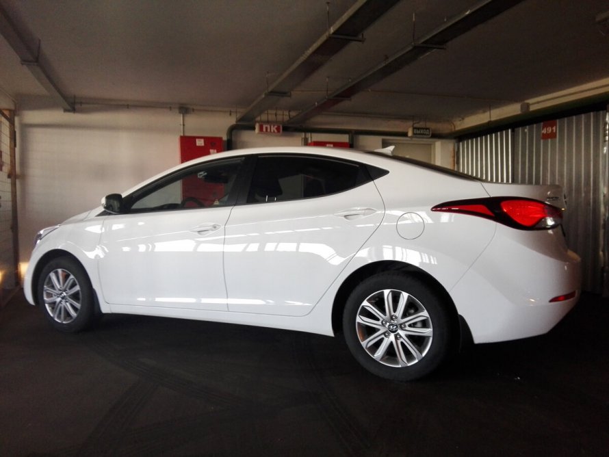Hyundai Elantra 2014 белая