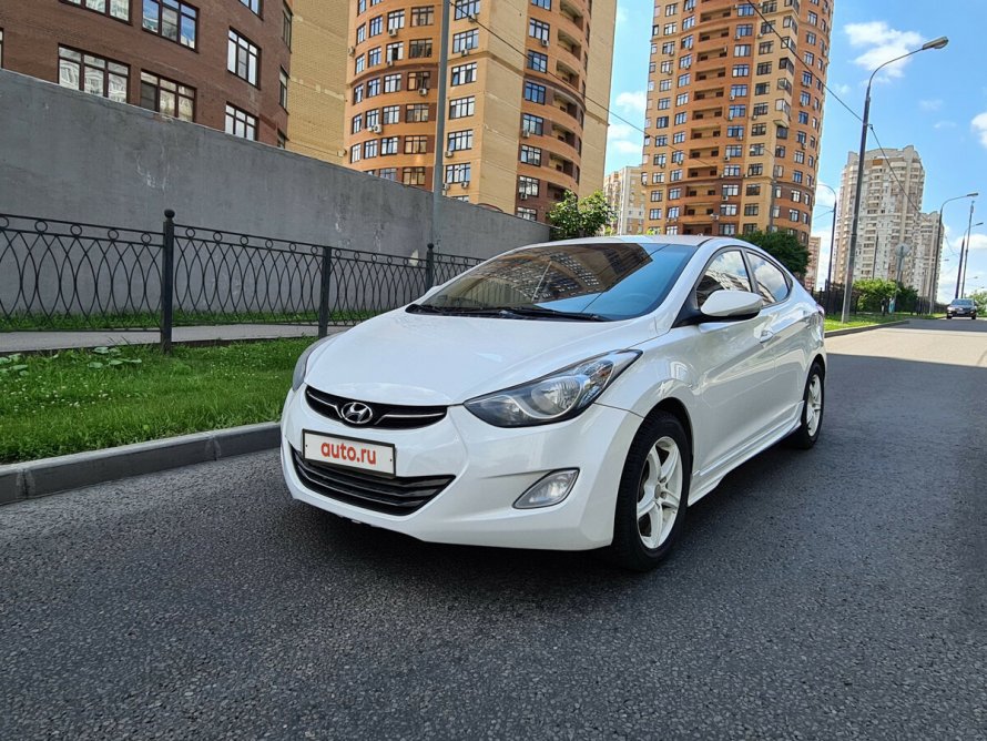 Hyundai Elantra White
